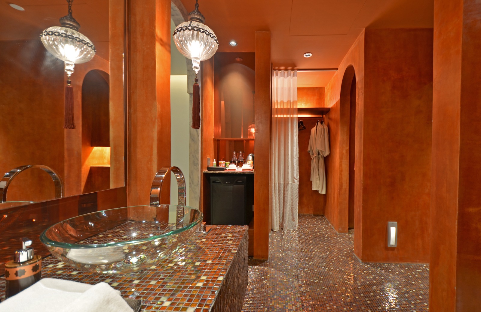 Fountain Pool Suite