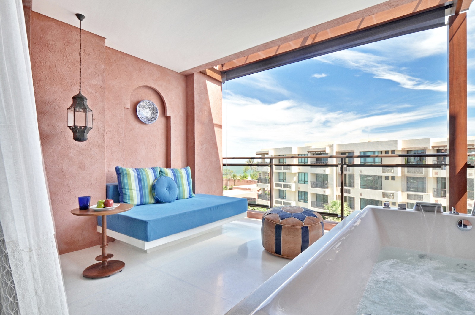 jacuzzi-suite-pool-view-hua-hin