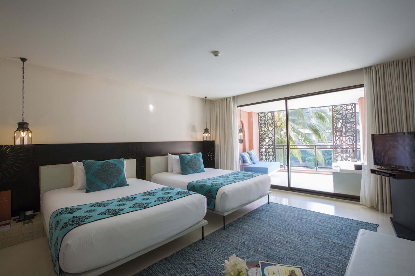 jacuzzi-suite-pool-view-hua-hin