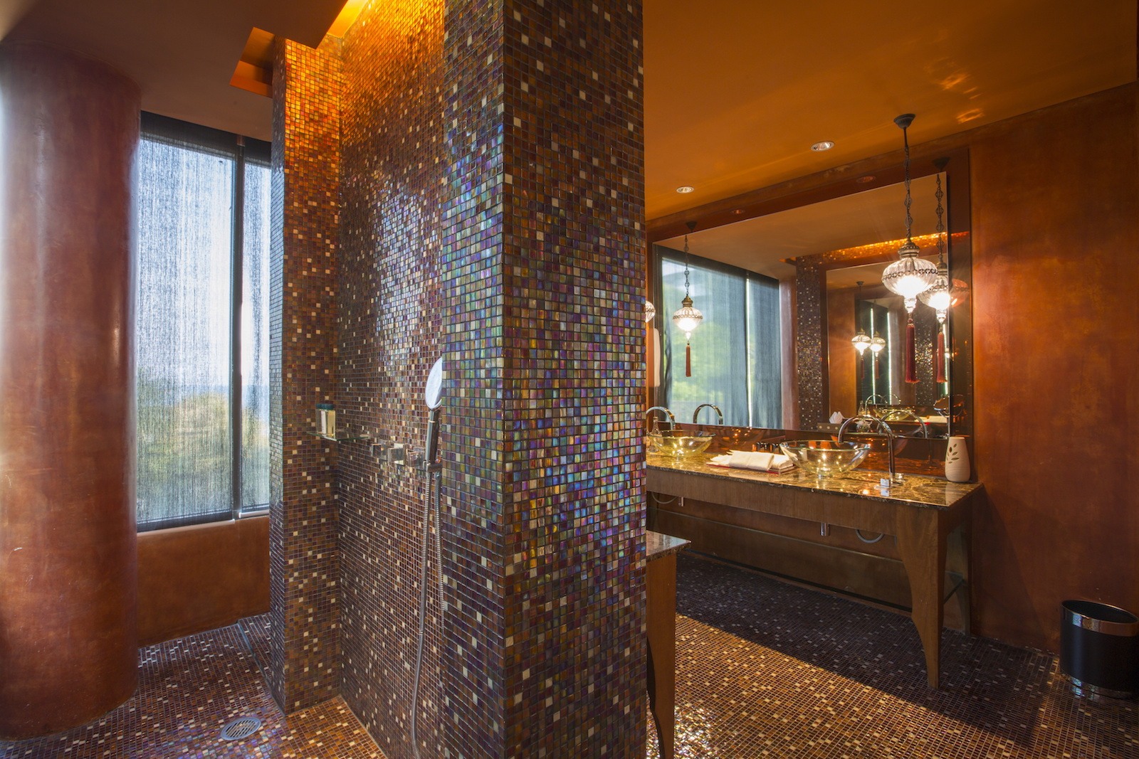 Oceanfront Suite Balcony Jacuzzi